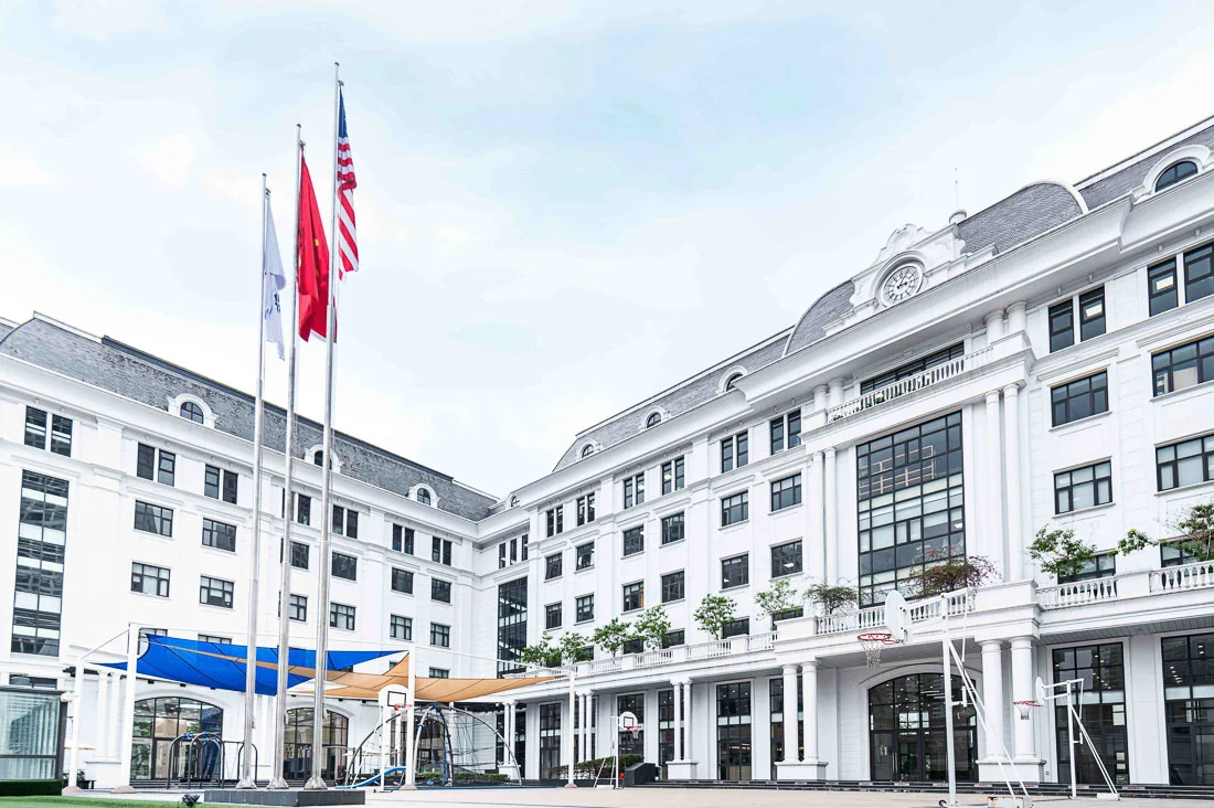 fairmont-hanoi-landing 1
