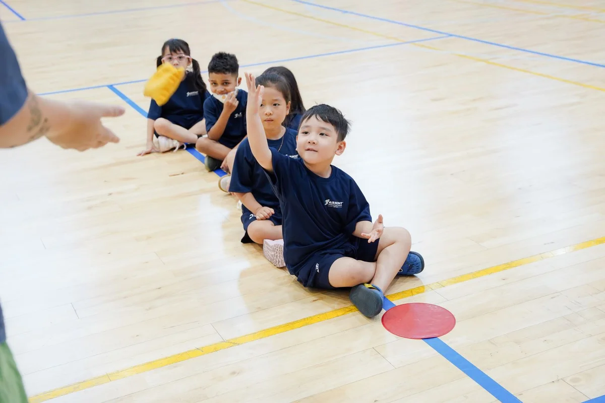 Câu lạc bộ, thể thao & cơ hội